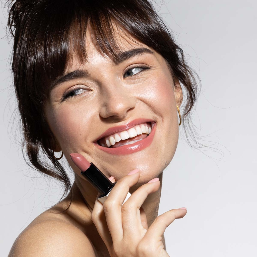 Nourishing Sheer Lipstick Cuteberry