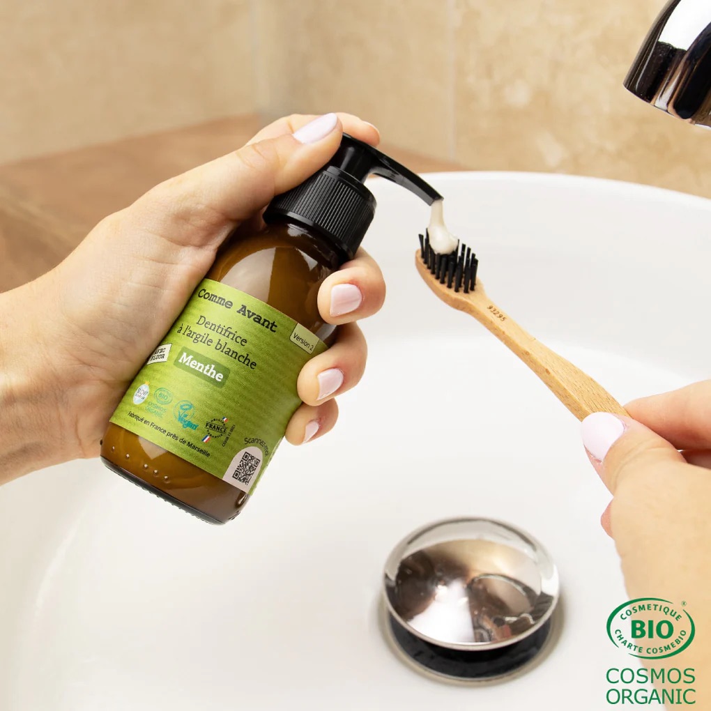 Dentifrice en pâte à la menthe